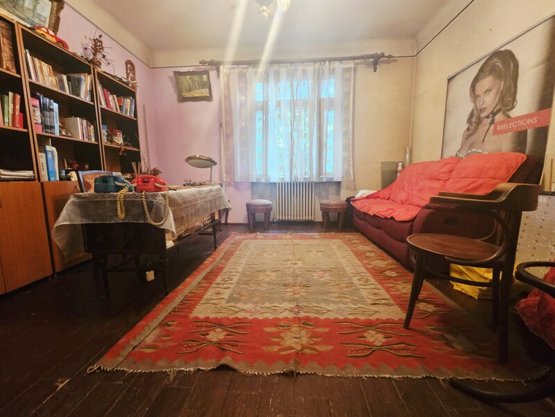 Ferdinand, plan secund, metrou 4 minute, vanzare 4 camere 96 mp utili.
